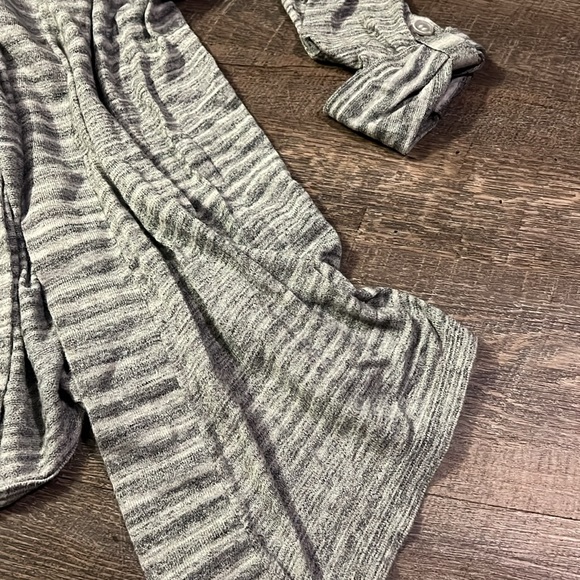 Express striped grey cardigan - Picture 3 of 4